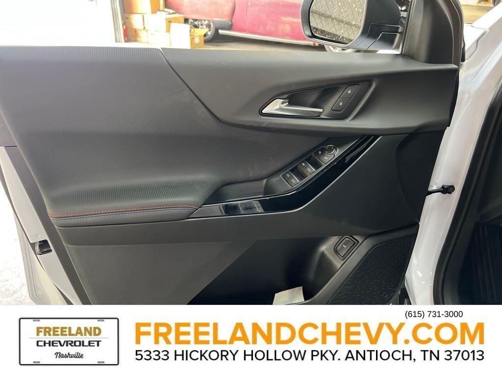 new 2026 Chevrolet Equinox car, priced at $31,926