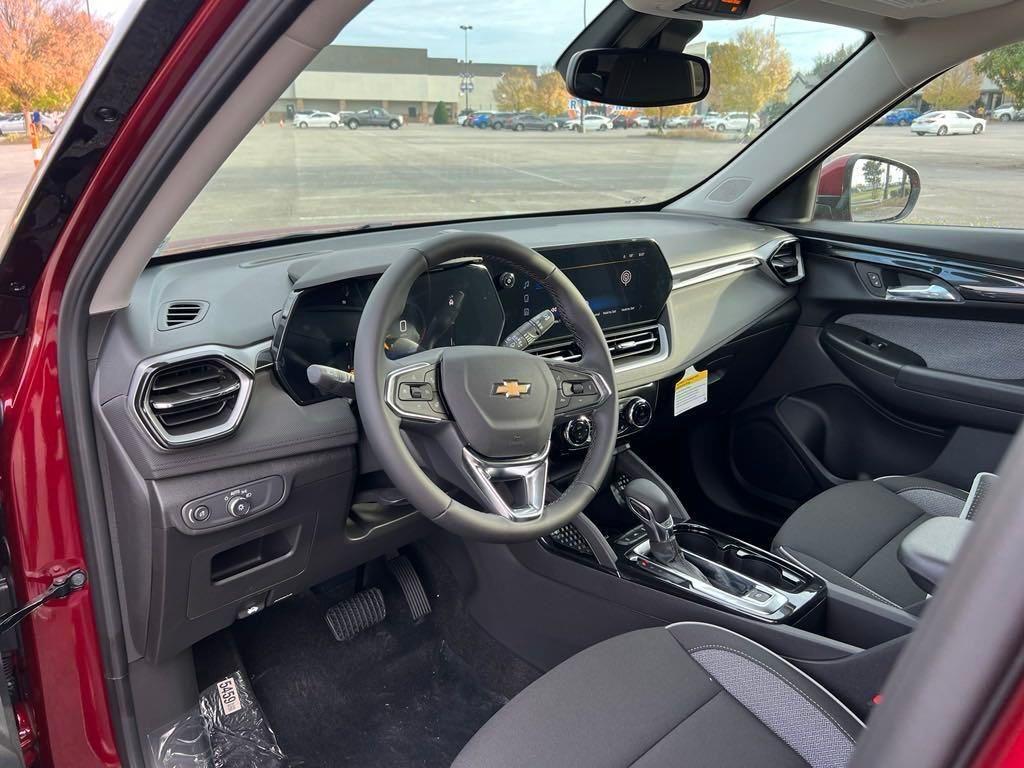 new 2025 Chevrolet TrailBlazer car, priced at $28,942