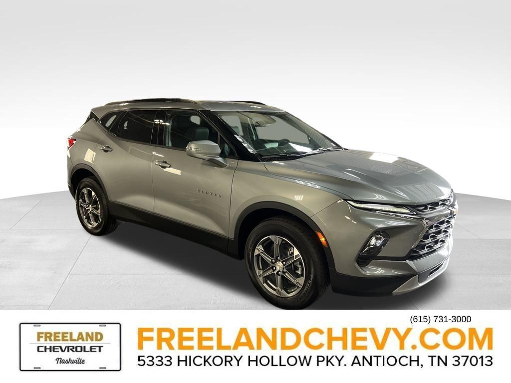 new 2025 Chevrolet Blazer car, priced at $39,094