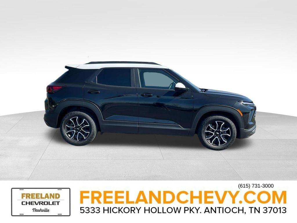 new 2025 Chevrolet TrailBlazer car, priced at $32,120