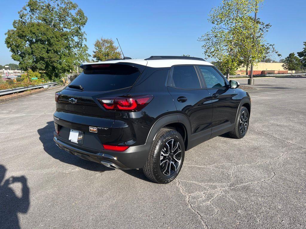 new 2025 Chevrolet TrailBlazer car, priced at $27,583