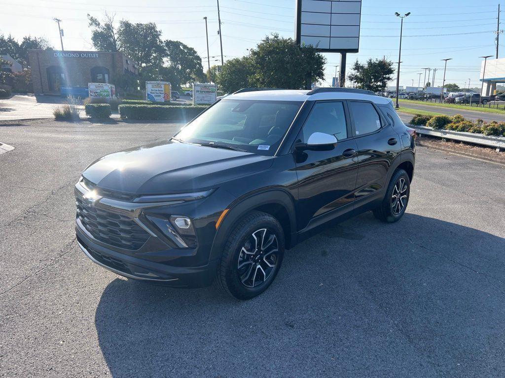 new 2025 Chevrolet TrailBlazer car, priced at $27,583