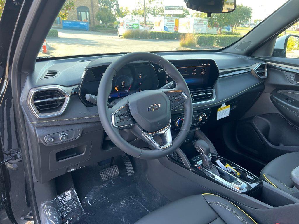 new 2025 Chevrolet TrailBlazer car, priced at $27,583