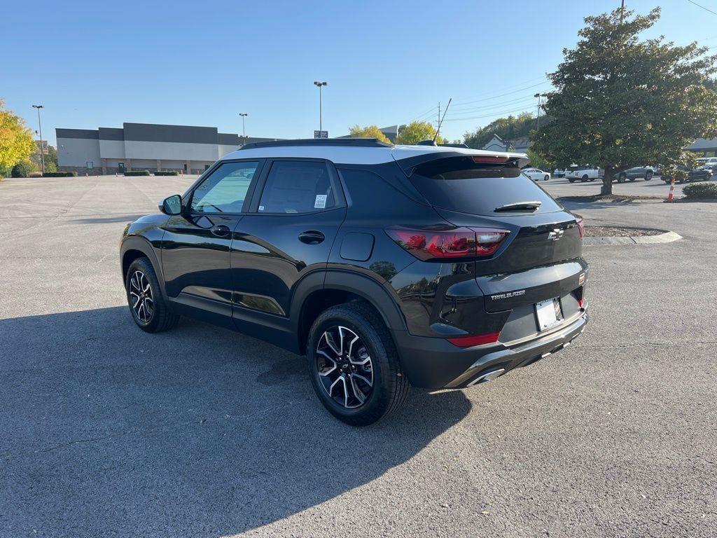 new 2025 Chevrolet TrailBlazer car, priced at $27,583