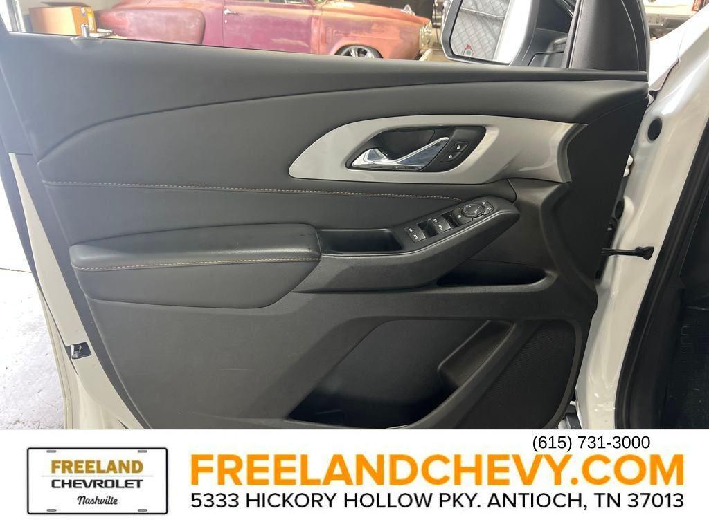 used 2021 Chevrolet Traverse car, priced at $22,872