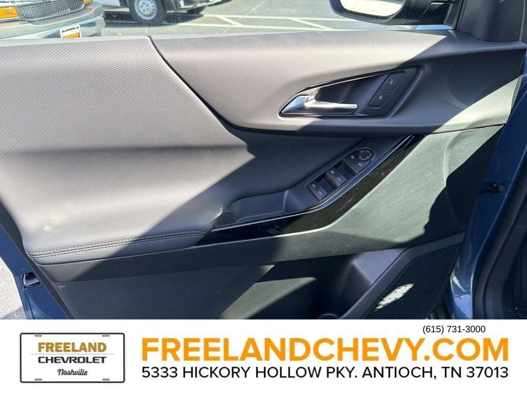 new 2026 Chevrolet Equinox car, priced at $28,160