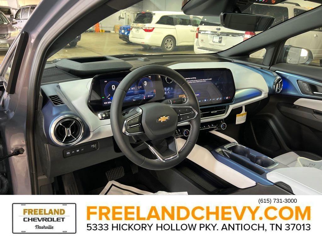 new 2025 Chevrolet Equinox EV car, priced at $45,190