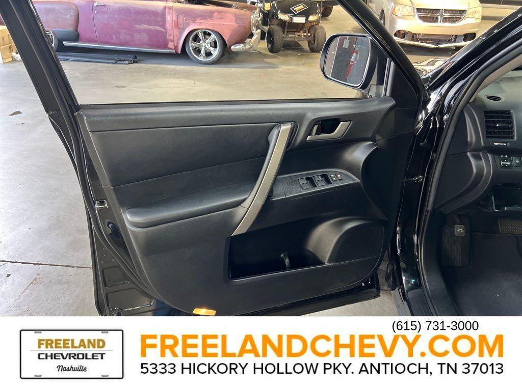 used 2013 Toyota Highlander car, priced at $19,991