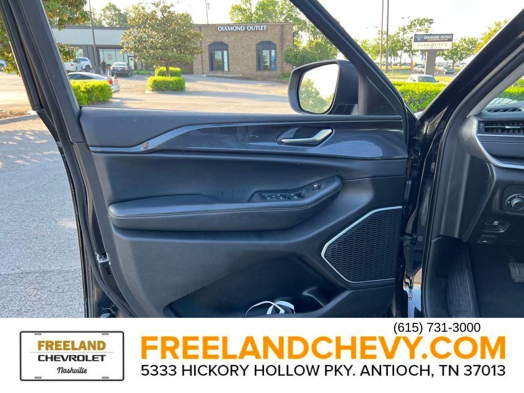 used 2022 Jeep Grand Cherokee L car, priced at $28,978