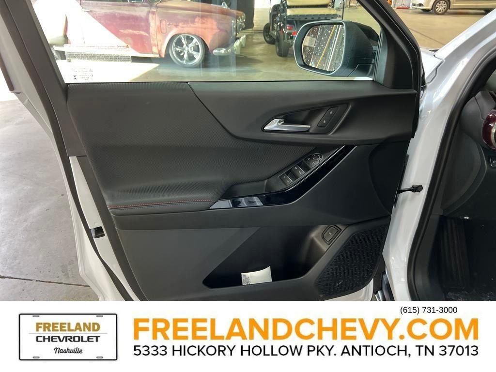 new 2026 Chevrolet Equinox car, priced at $33,728