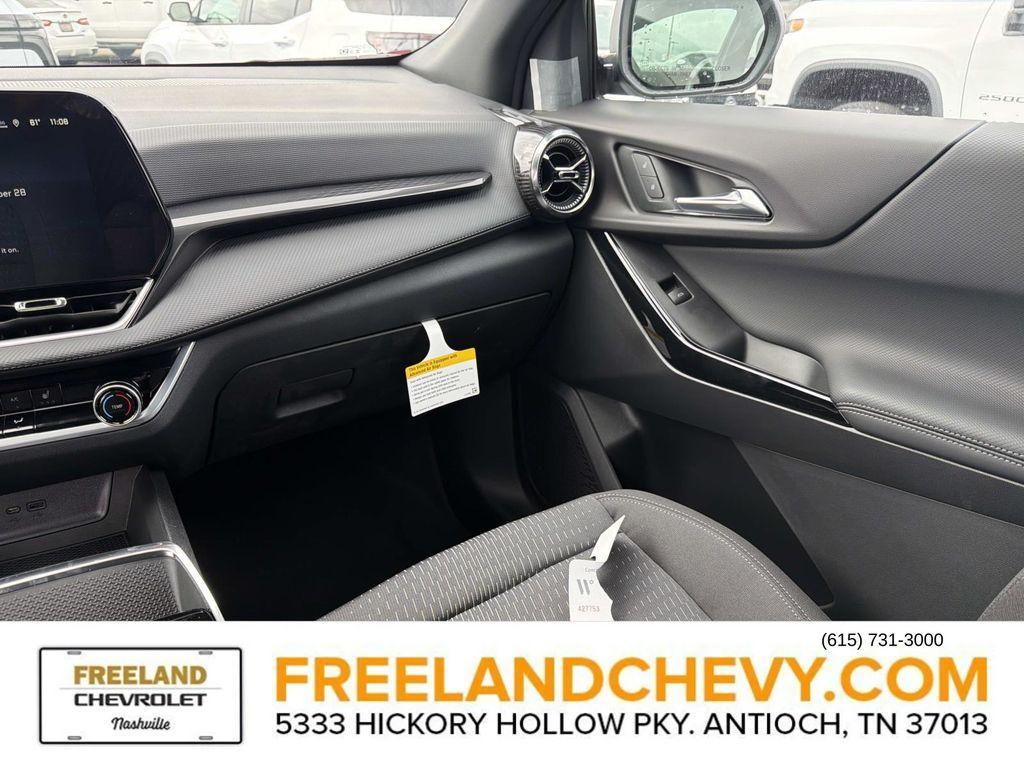 new 2026 Chevrolet Equinox car, priced at $30,495