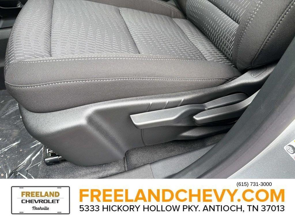 new 2026 Chevrolet Equinox car, priced at $30,495