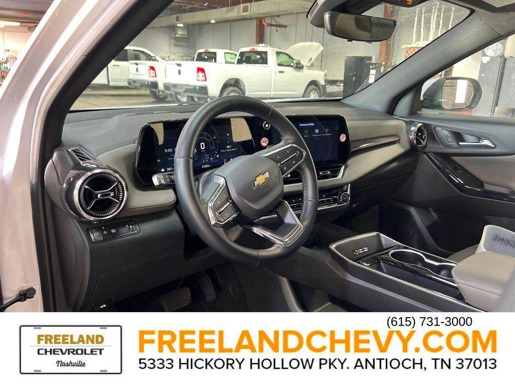 used 2025 Chevrolet Equinox car, priced at $26,218