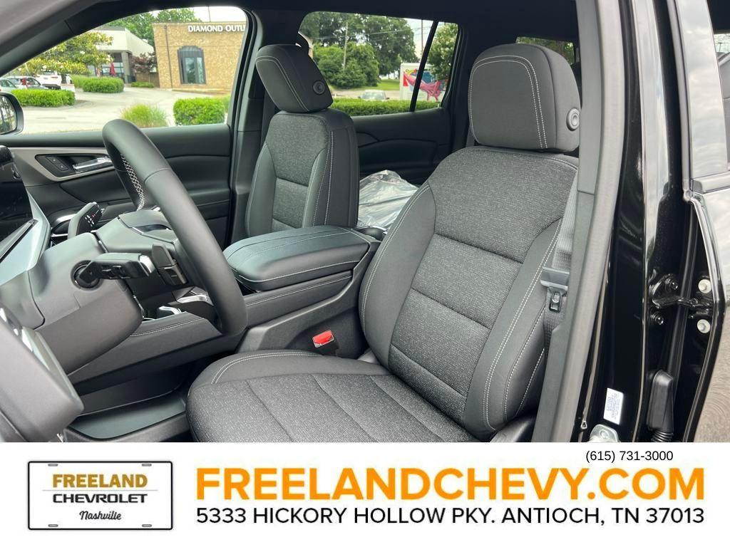 new 2025 Chevrolet Traverse car, priced at $42,135