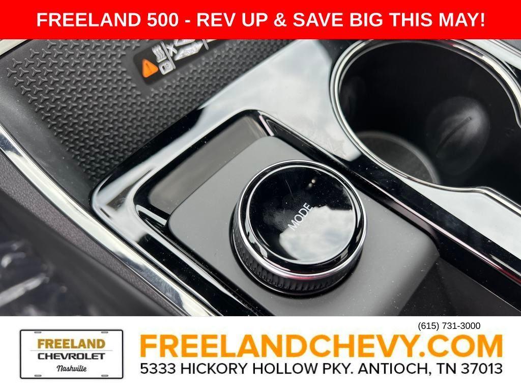 new 2025 Chevrolet Equinox car, priced at $33,840