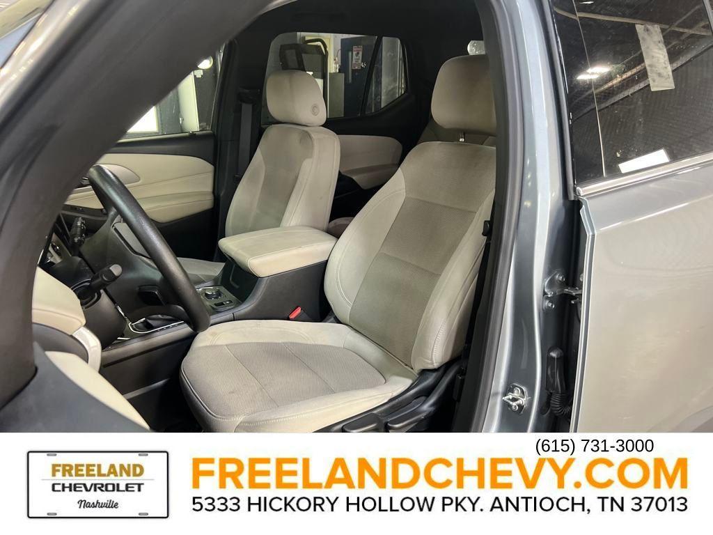used 2023 Chevrolet Traverse car, priced at $25,586
