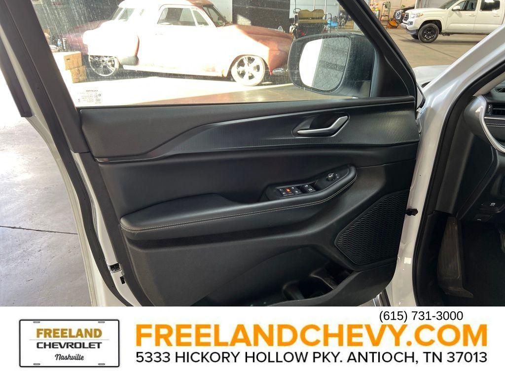 used 2023 Jeep Grand Cherokee L car, priced at $21,844