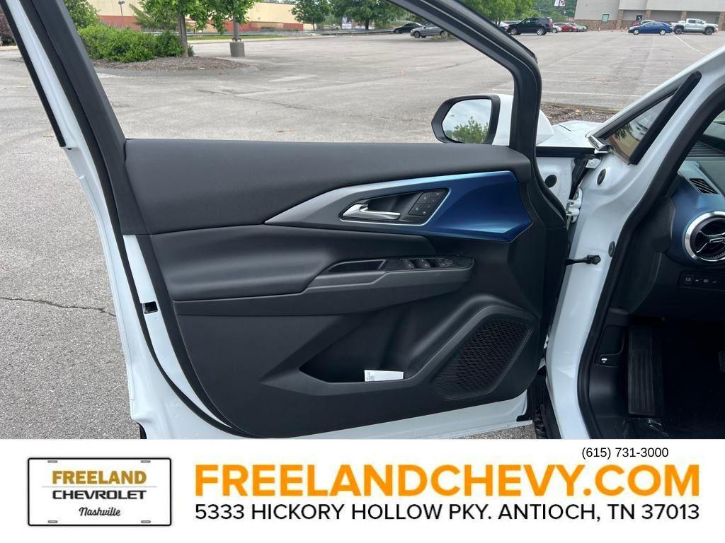 new 2025 Chevrolet Equinox EV car, priced at $44,190