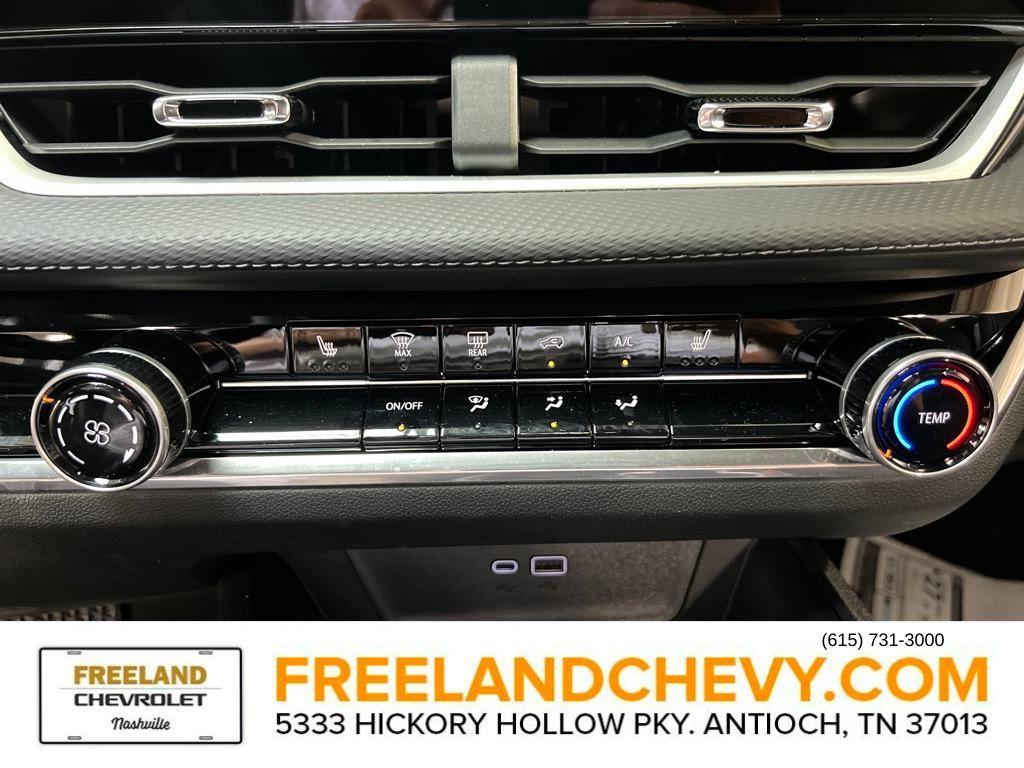 new 2025 Chevrolet Equinox car, priced at $26,706