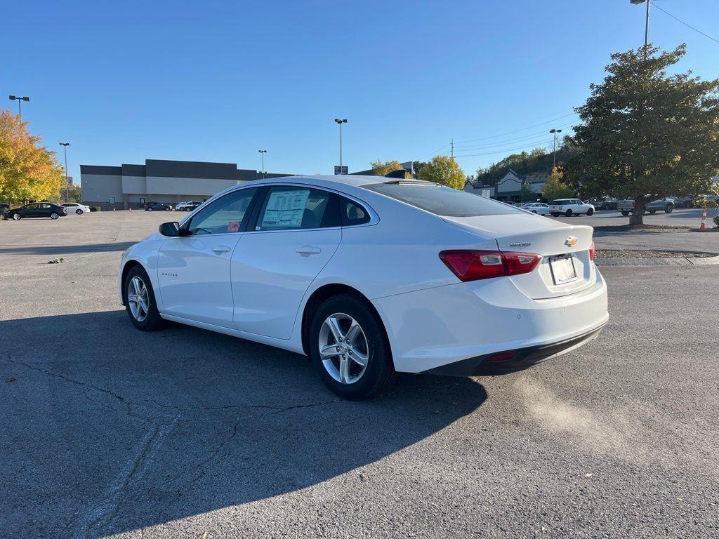 new 2025 Chevrolet Malibu car, priced at $22,500