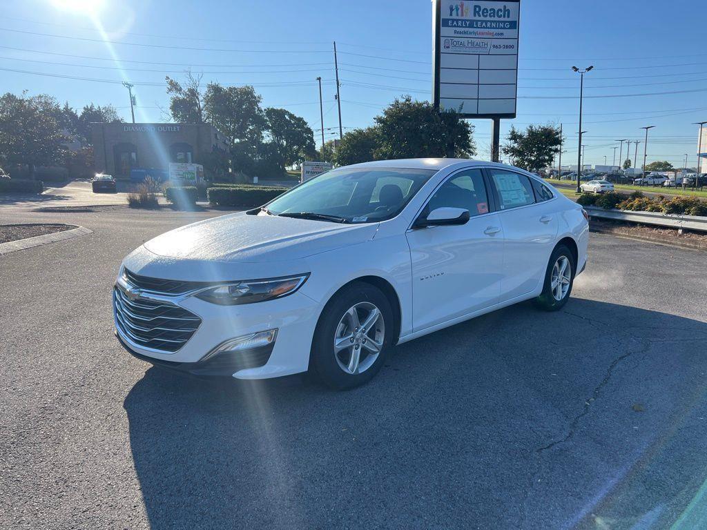 new 2025 Chevrolet Malibu car, priced at $22,500