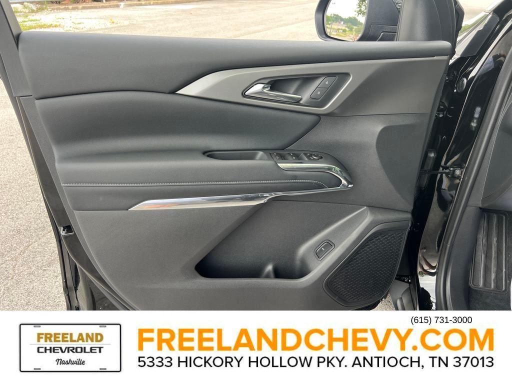 new 2025 Chevrolet Traverse car, priced at $42,135