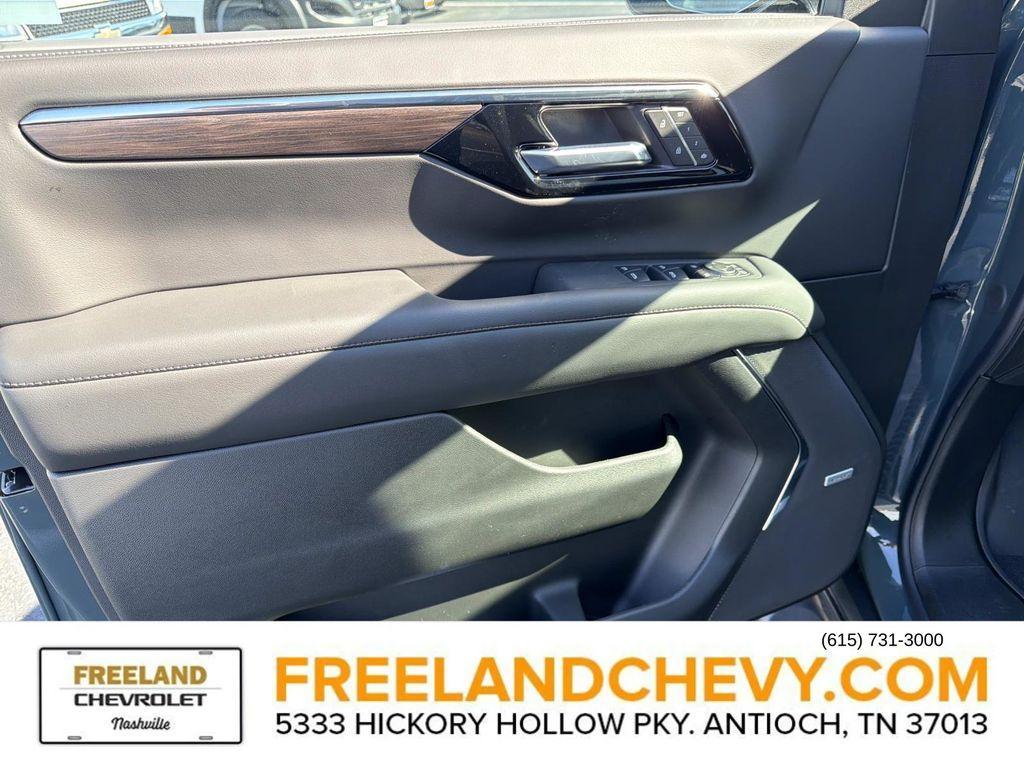 new 2026 Chevrolet Suburban car, priced at $78,299