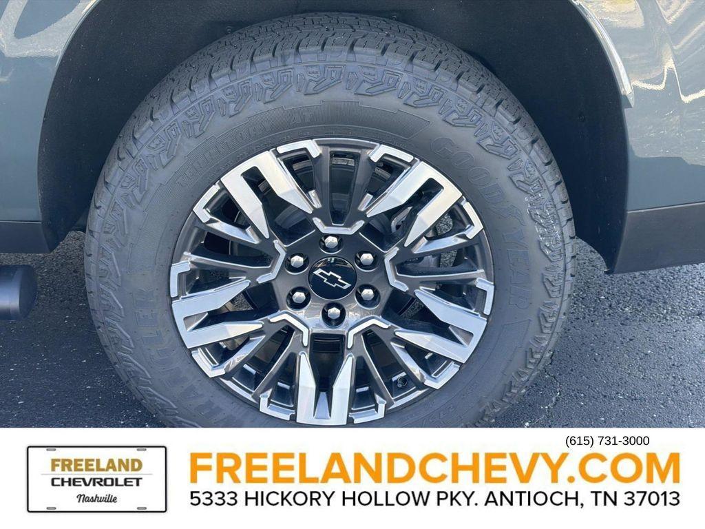 new 2026 Chevrolet Suburban car, priced at $78,299