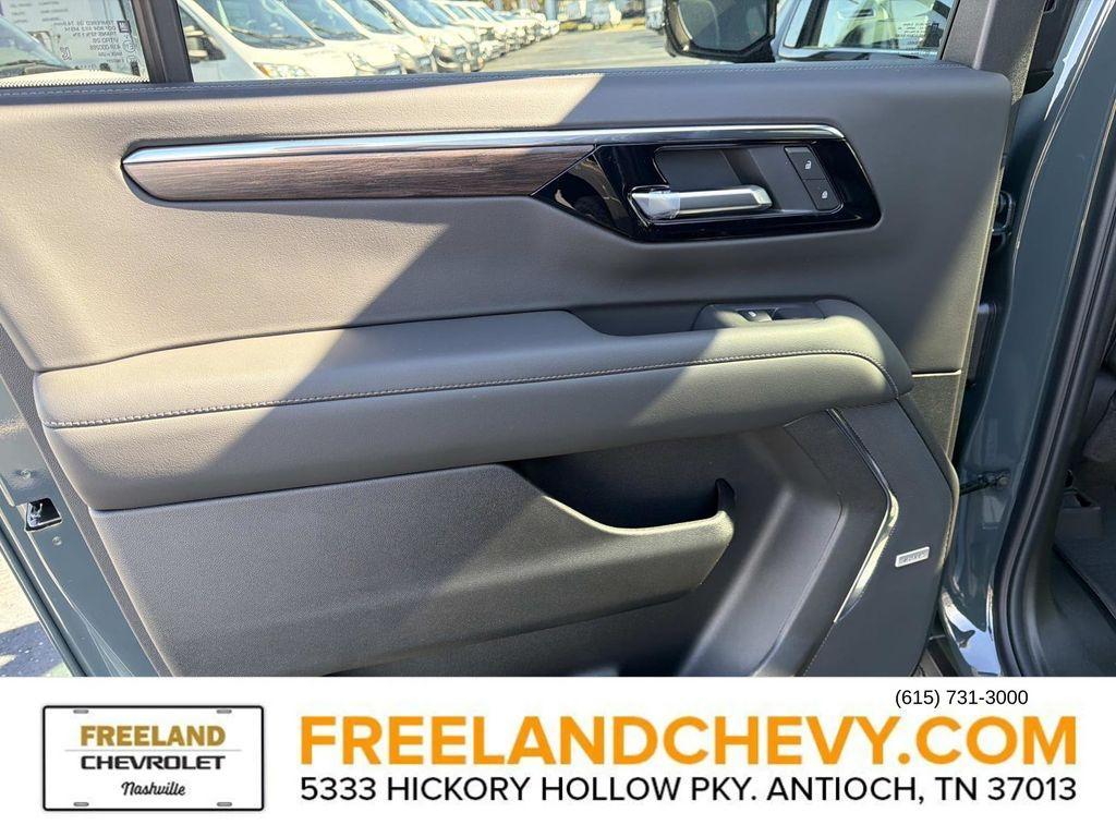 new 2026 Chevrolet Suburban car, priced at $78,299