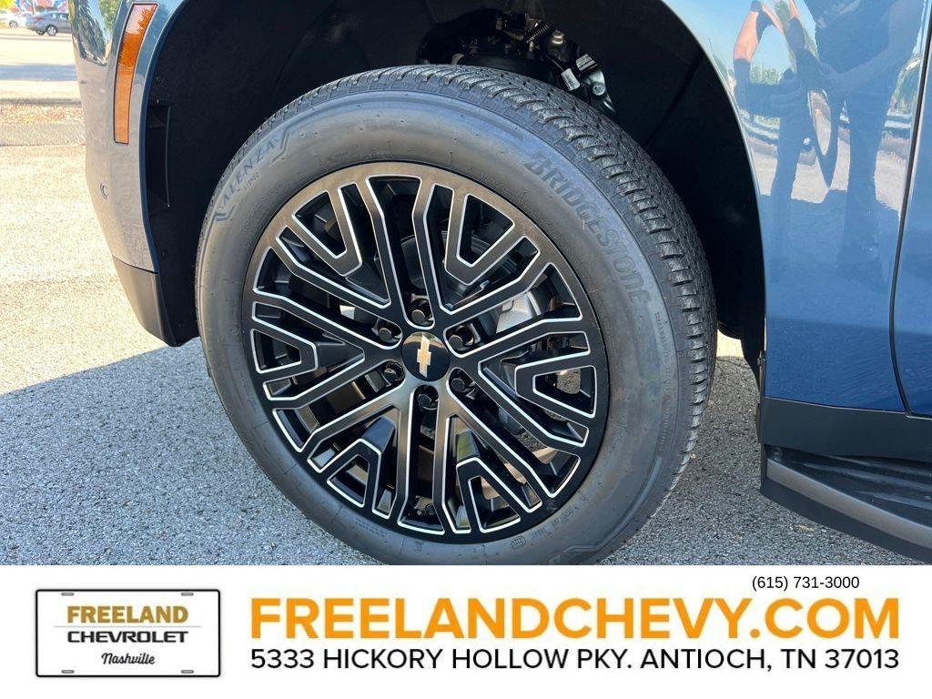 new 2025 Chevrolet Suburban car, priced at $65,077