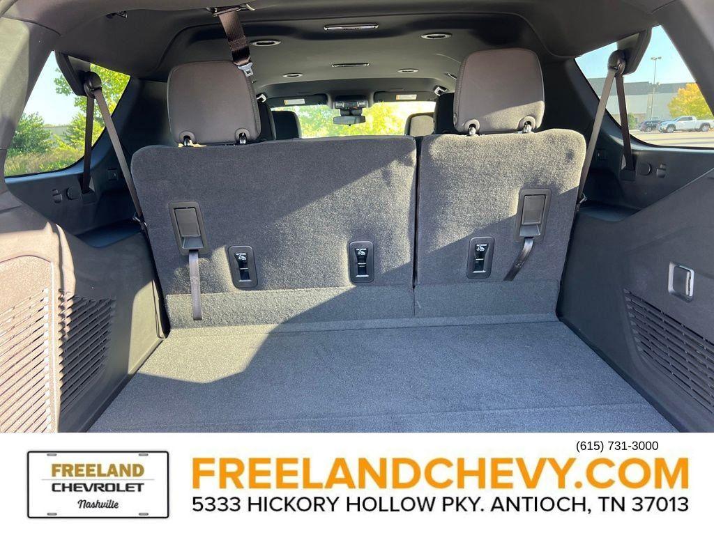 new 2025 Chevrolet Suburban car, priced at $65,077