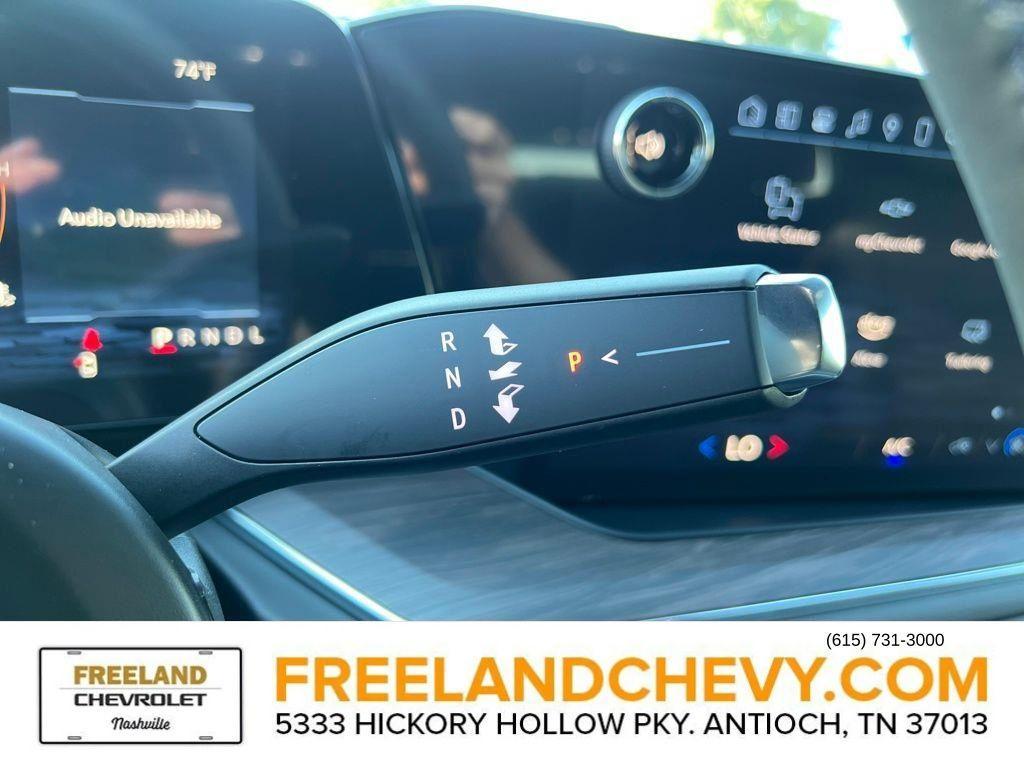 new 2025 Chevrolet Suburban car, priced at $65,077