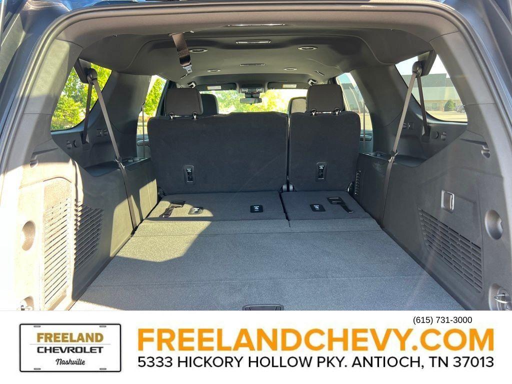 new 2025 Chevrolet Suburban car, priced at $65,077