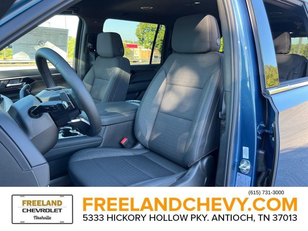 new 2025 Chevrolet Suburban car, priced at $65,077