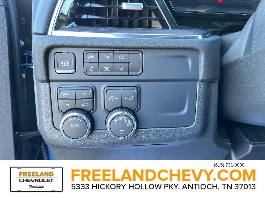 new 2025 Chevrolet Suburban car, priced at $65,077