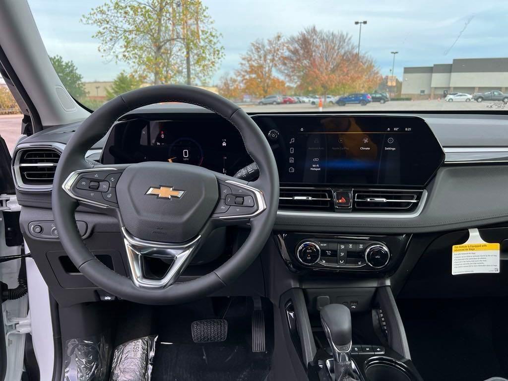 new 2025 Chevrolet TrailBlazer car, priced at $28,942