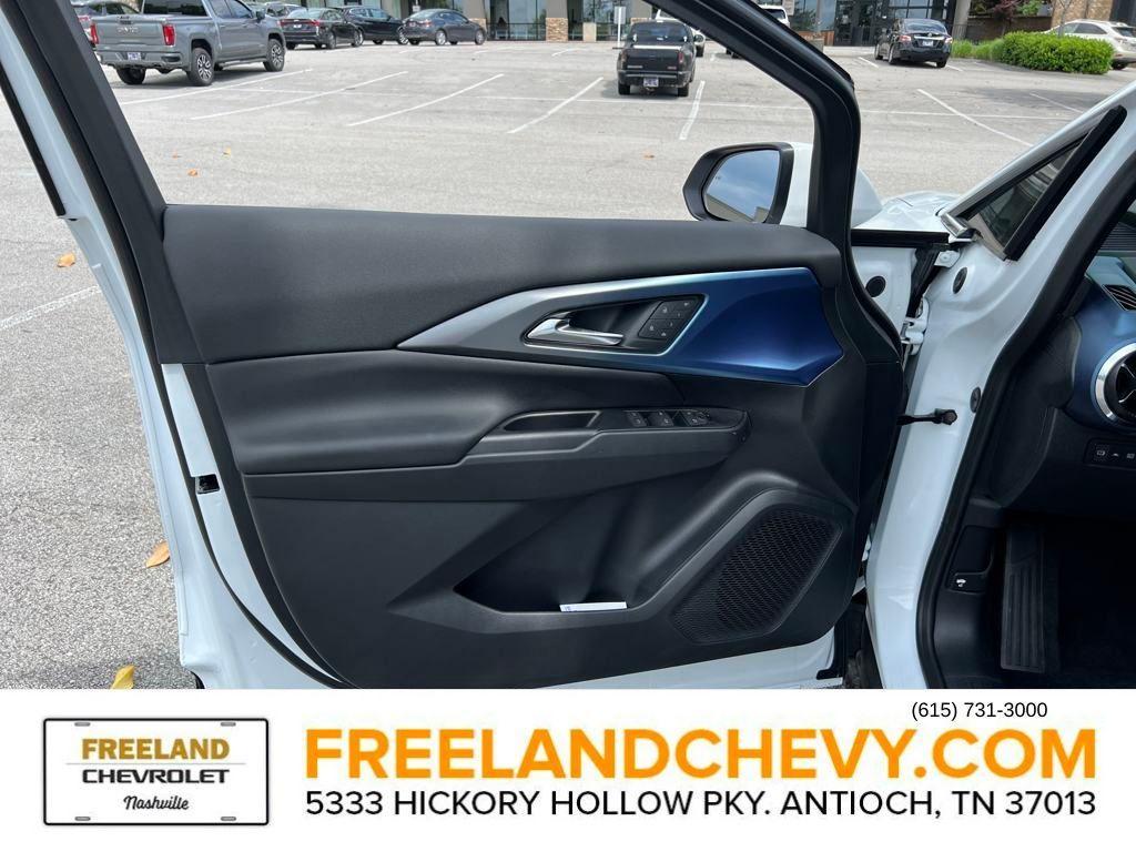new 2025 Chevrolet Equinox EV car, priced at $43,690