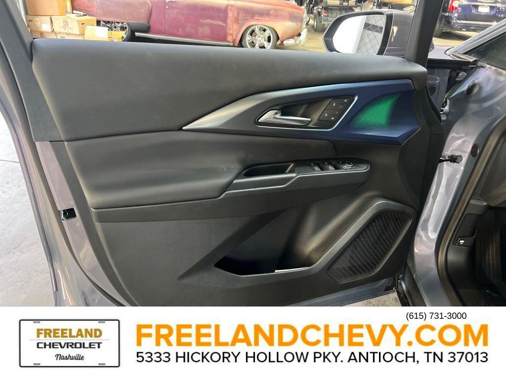 new 2025 Chevrolet Equinox EV car, priced at $43,989