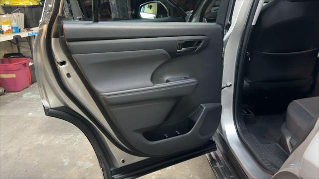 used 2022 Toyota Highlander car, priced at $31,990