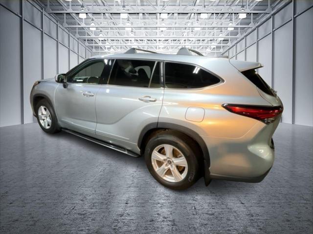 used 2022 Toyota Highlander car, priced at $31,990