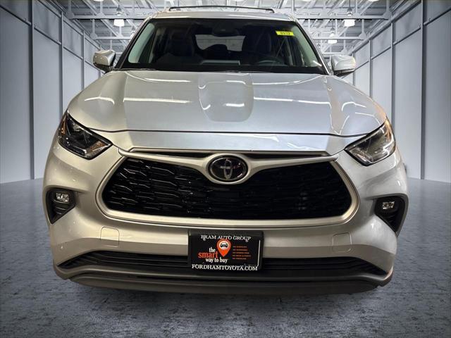 used 2022 Toyota Highlander car, priced at $31,990