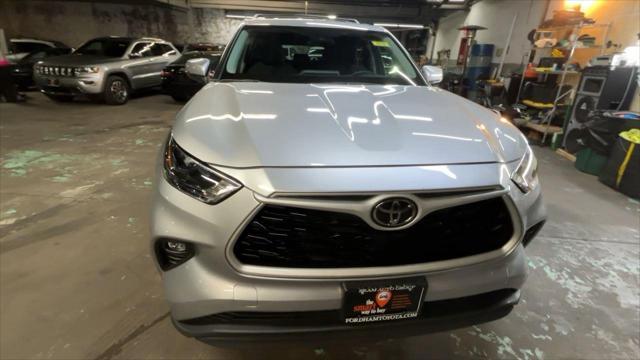 used 2022 Toyota Highlander car, priced at $31,990