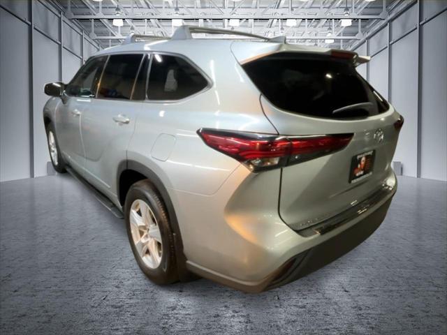 used 2022 Toyota Highlander car, priced at $31,990