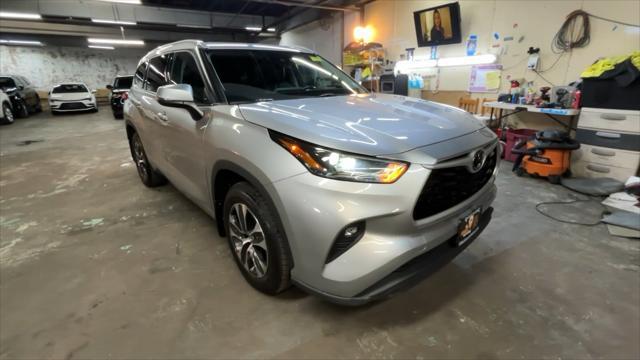 used 2022 Toyota Highlander car, priced at $32,390