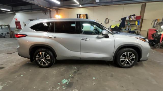 used 2022 Toyota Highlander car, priced at $32,390