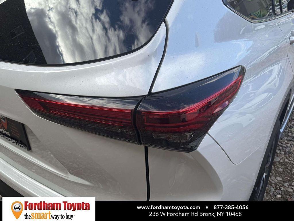 used 2022 Toyota Highlander car, priced at $36,199