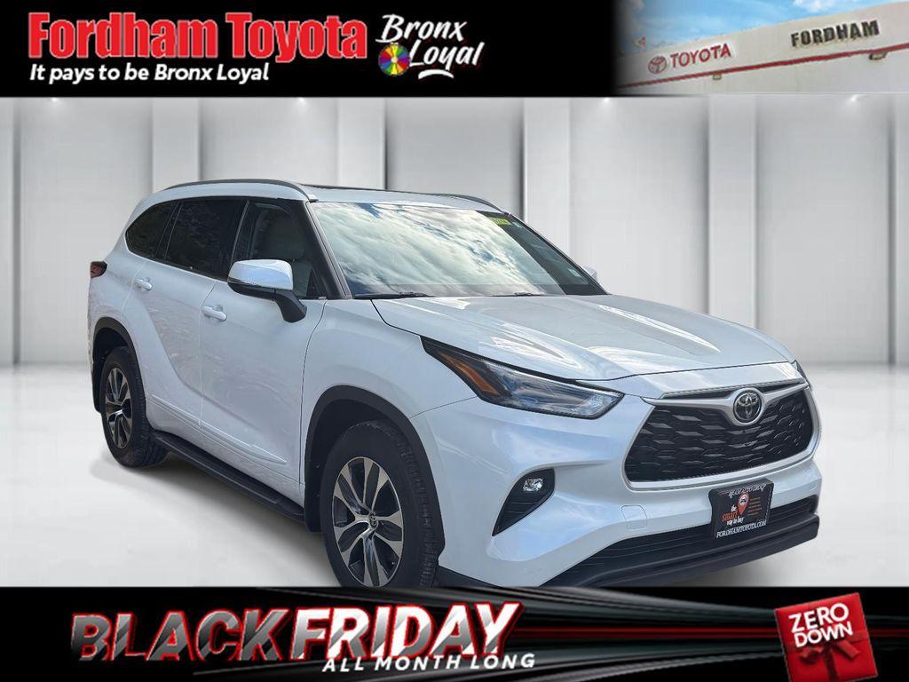 used 2022 Toyota Highlander car, priced at $36,199