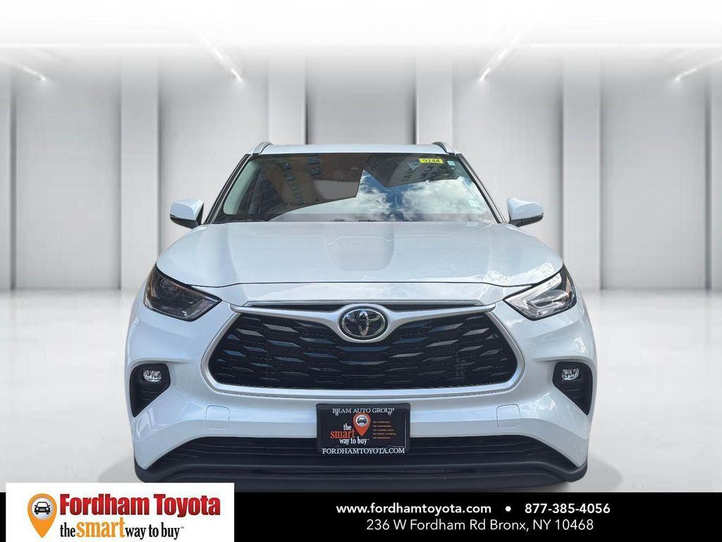 used 2022 Toyota Highlander car, priced at $36,199