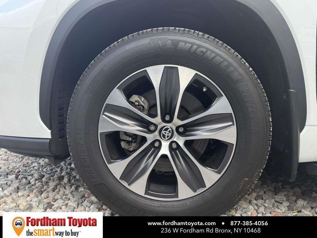 used 2022 Toyota Highlander car, priced at $36,199