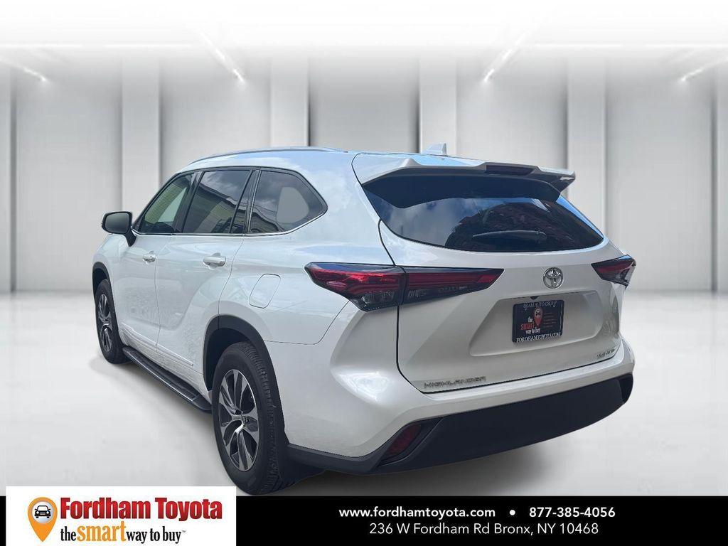 used 2022 Toyota Highlander car, priced at $36,199